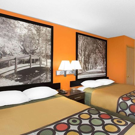Super 8 By Wyndham Clive Ia Motel Kültér fotó