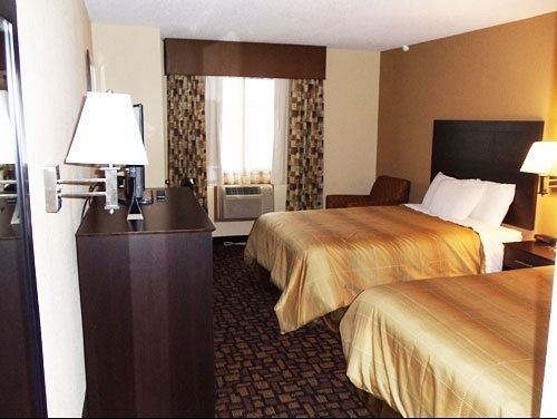 Super 8 By Wyndham Clive Ia Motel Kültér fotó