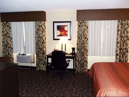 Super 8 By Wyndham Clive Ia Motel Kültér fotó