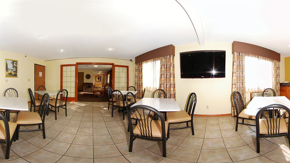 Super 8 By Wyndham Clive Ia Motel Kültér fotó