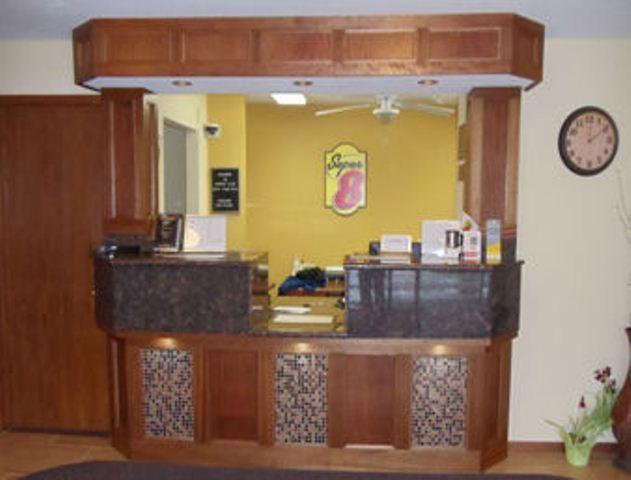 Super 8 By Wyndham Clive Ia Motel Kültér fotó